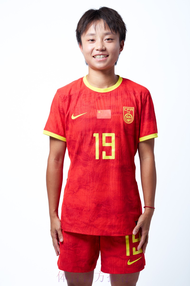 新京报:17岁张琳艳 想让自己强大为小个子正名 新京报:17岁张琳艳 想让自己强大为小个子正名